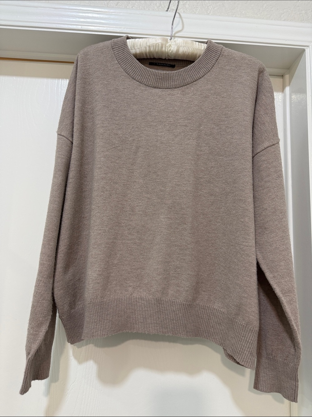 T Tahari beige sweater medium